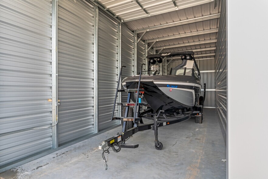 More Photos Of 8956 State Highway 13, Lampe Self Storage For Sale