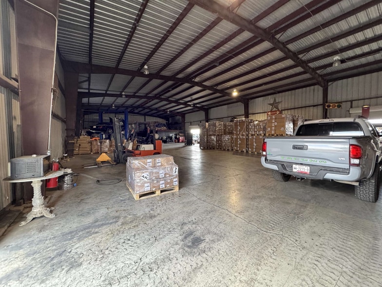 More Photos Of 5103 US Highway 59, Laredo Warehouse For Sale