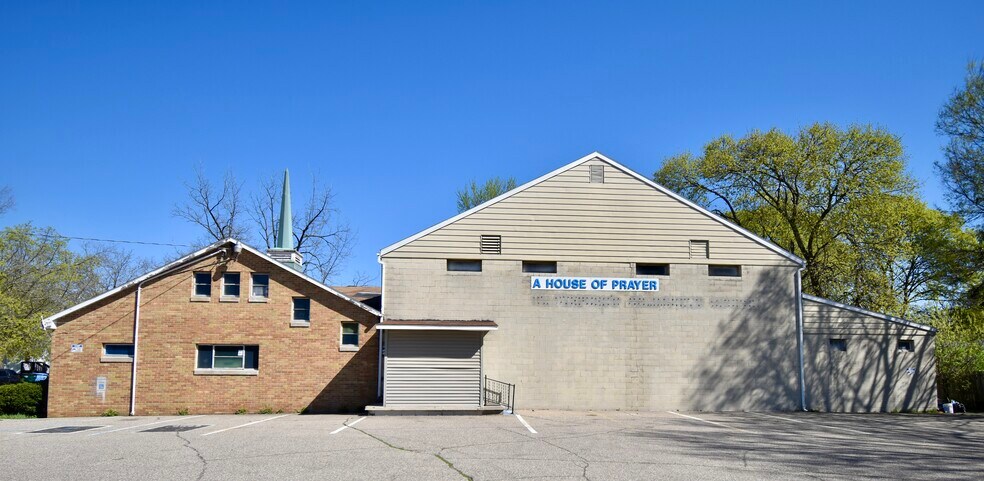 Primary Photo Of 818 N Jenison Ave, Lansing Religious Facility For Sale