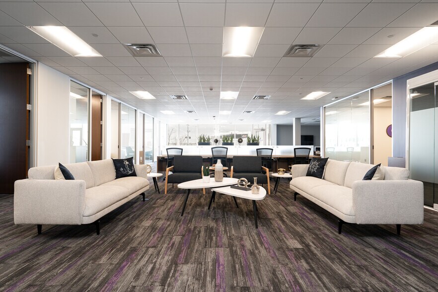 More Photos Of 2685 Vikings Cir, Eagan Office For Lease