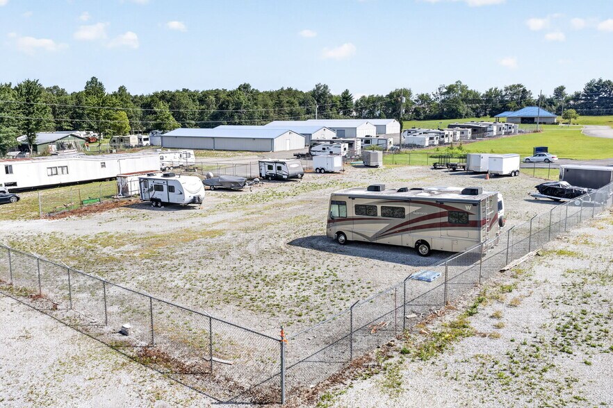 More Photos Of 110 Woodlands Cir, Crossville Self Storage For Sale
