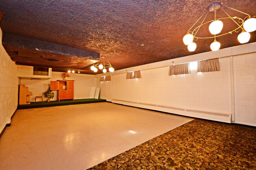 More Photos Of 45 Service Rd N, Moose Jaw Hotel For Sale