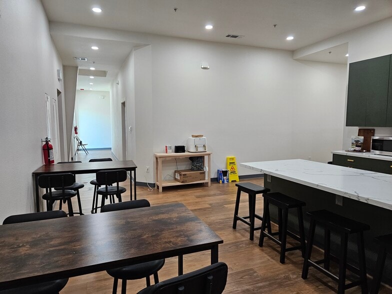 More Photos Of Doak Blvd, Ripon Warehouse For Lease