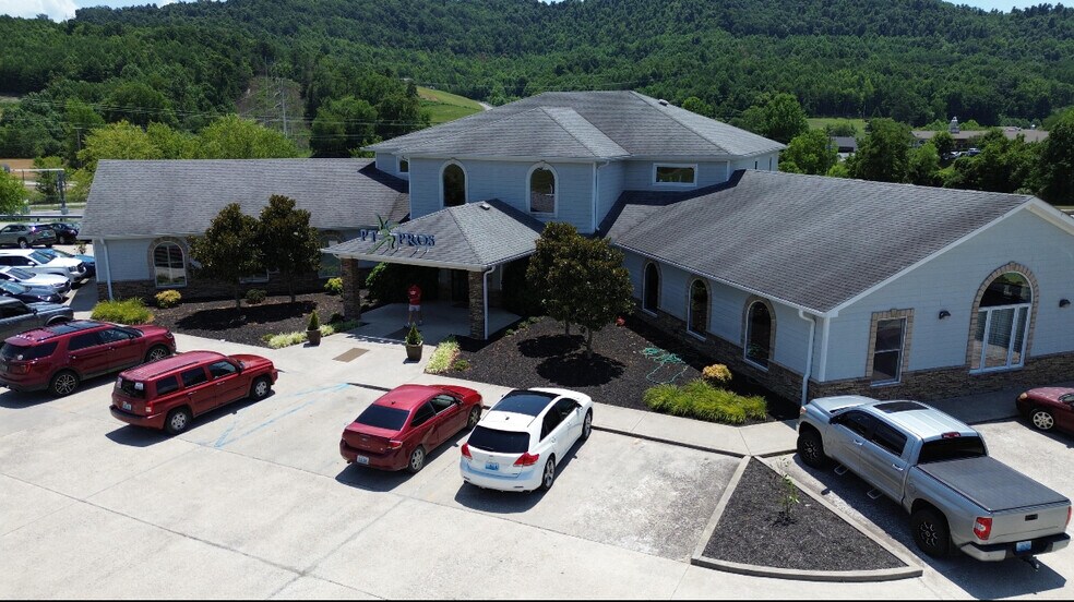 Primary Photo Of 383 Corbin Center Dr, Corbin Healthcare For Lease