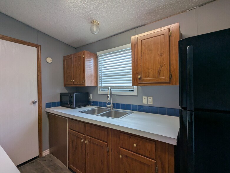 More Photos Of 16595 I-10, Vidor Land For Sale