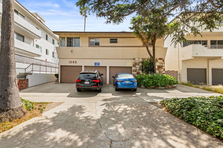 More Photos Of 1050 12th St, Santa Monica Apartments For Sale