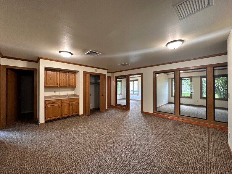 More Photos Of 7209 Mill Run Rd, Fort Wayne Office For Lease