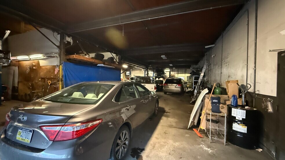 More Photos Of 124 3rd St, Allentown Auto Dealership For Lease