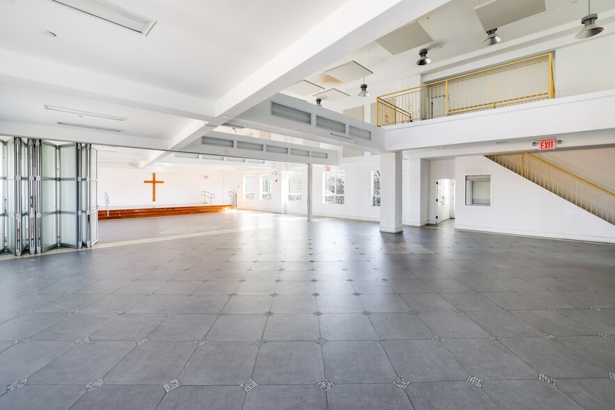 More Photos Of 7543 Parsons Blvd, Flushing Storefront Retail Office For Sale