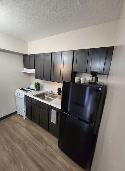 More Photos Of 489 W State St, Trenton Apartments For Lease