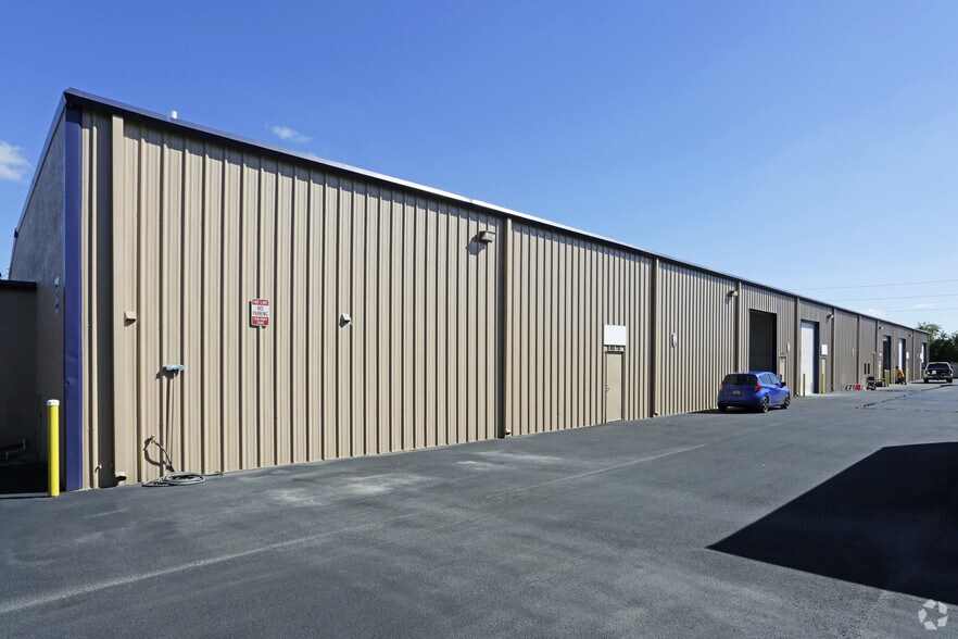 More Photos Of 830 NE 24th Ln, Cape Coral Warehouse For Sale