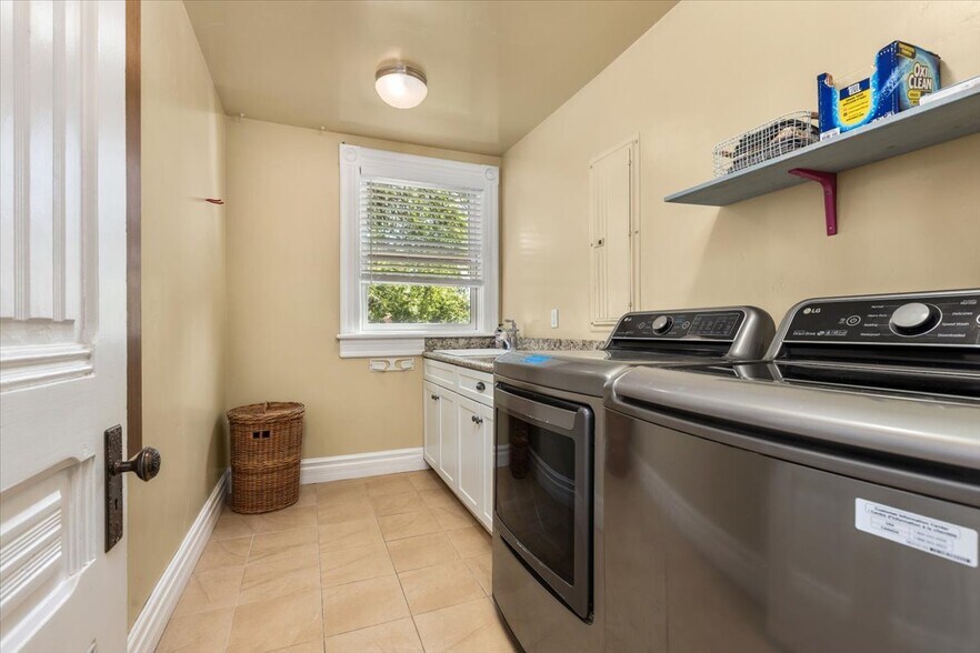 More Photos Of 358 Mill St, Grass Valley Specialty For Sale