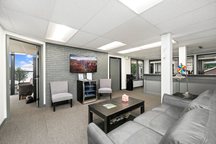 More Photos Of 504 W Eisenhower Blvd, Loveland Office For Sale