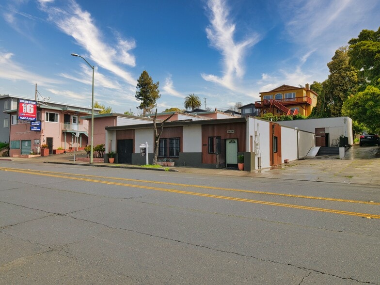 More Photos Of 9614-9616 MacArthur Blvd, Oakland Religious Facility For Lease