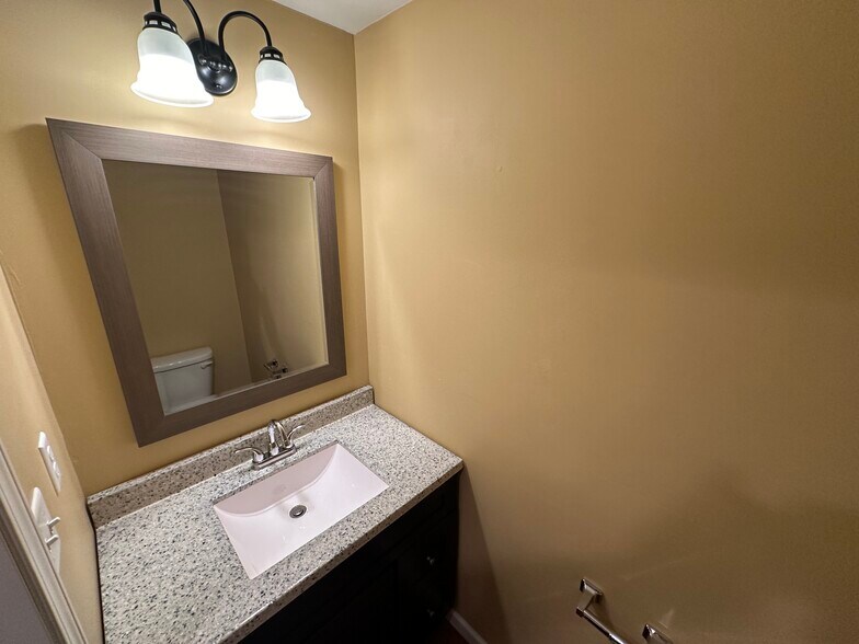 More Photos Of 205-274 Robert Dr, Syracuse Apartments For Sale