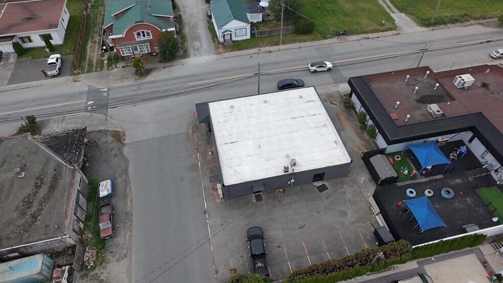 More Photos Of 5814 Riverside St, Abbotsford Storefront Retail Office For Sale