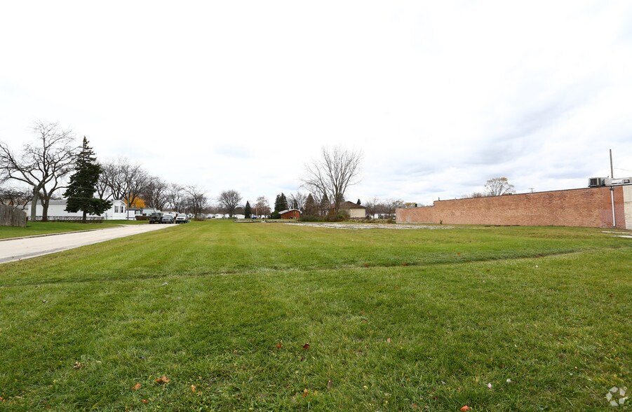 More Photos Of 3109 Belvidere Rd, Waukegan Land For Lease