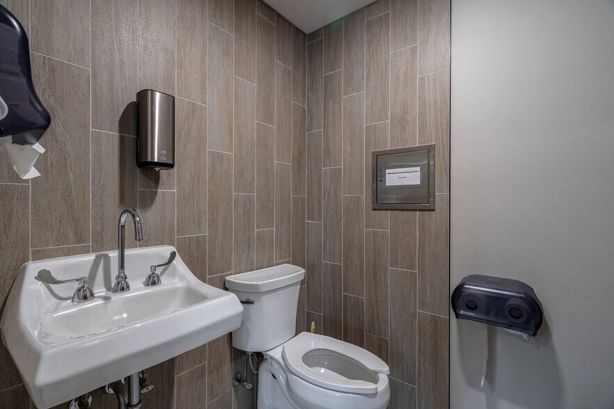 More Photos Of 195 King Ave, Athens Medical For Lease