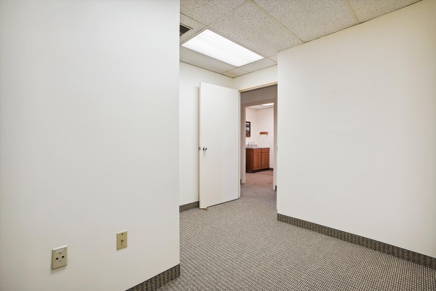 More Photos Of 9522 State Route 29, Fairfax Loft Creative Space For Sale