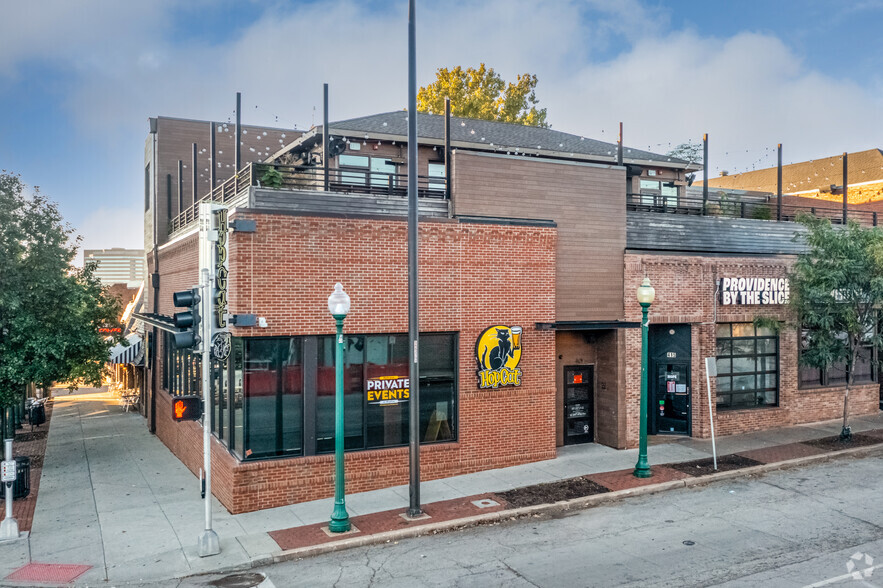 Primary Photo Of 401-411 Westport Rd, Kansas City Restaurant For Lease