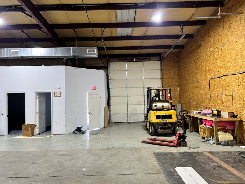 More Photos Of 4395 Sunnymeade Rd, Rustburg Industrial For Lease