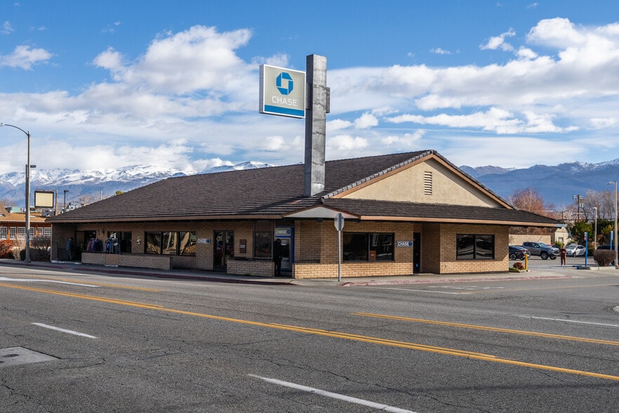 More Photos Of 400 N Main St, Bishop Storefront For Sale
