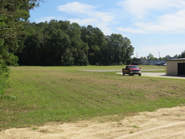 More Photos Of 123 Business Cir, Thomasville Self Storage For Sale