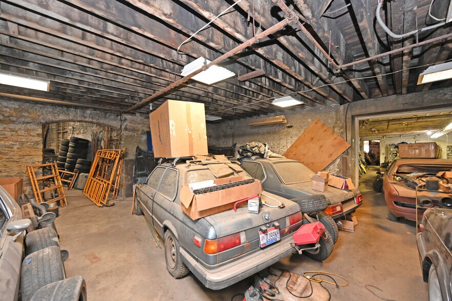 More Photos Of 2025 Dunlap St, Cincinnati Light Manufacturing For Sale