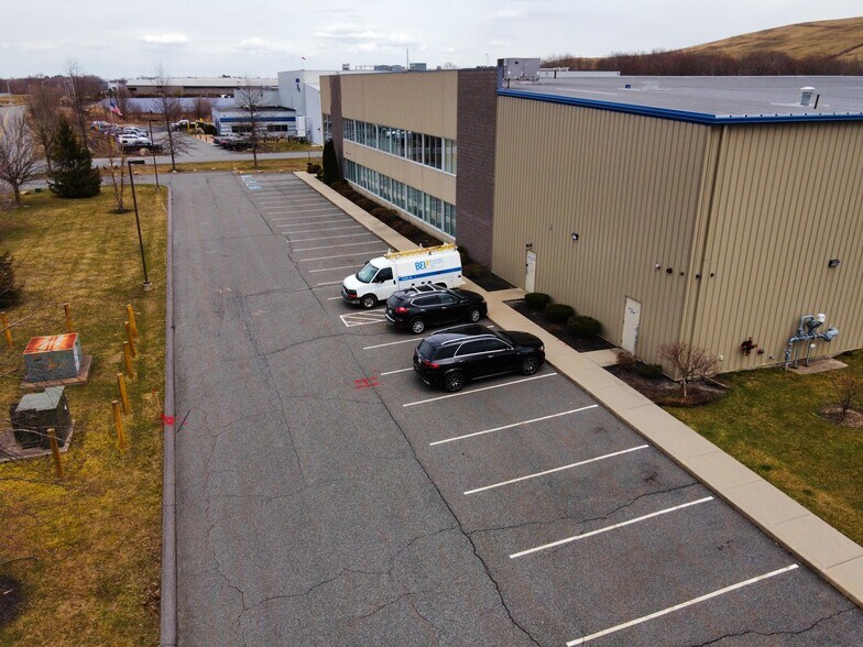 More Photos Of 231 Commerce Dr, Fall River Warehouse For Lease