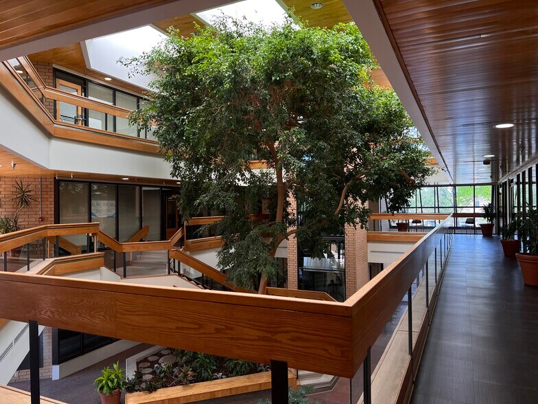 More Photos Of 2929 Coors Blvd NW, Albuquerque Office For Lease