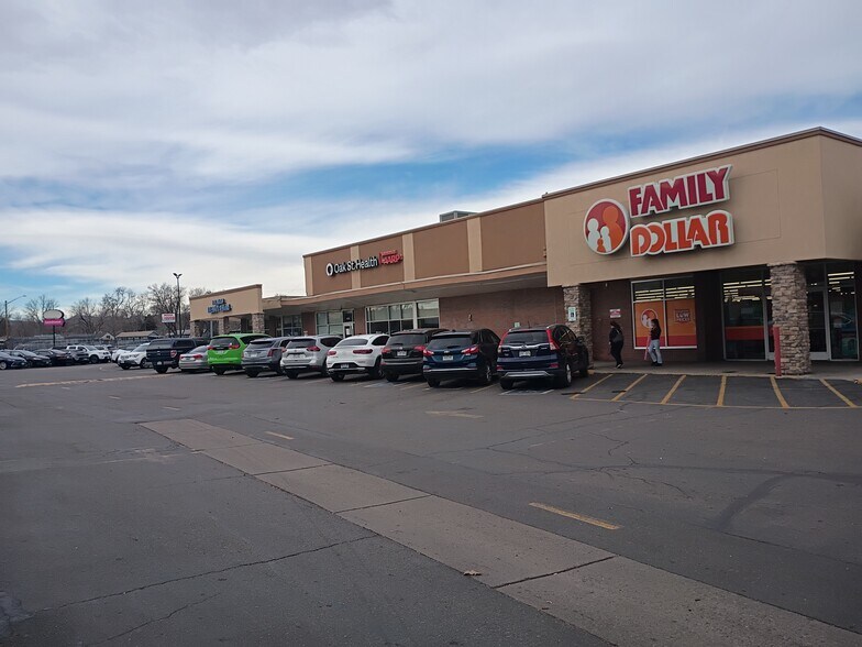 More Photos Of 1901-2099 S Federal Blvd, Denver Unknown For Lease
