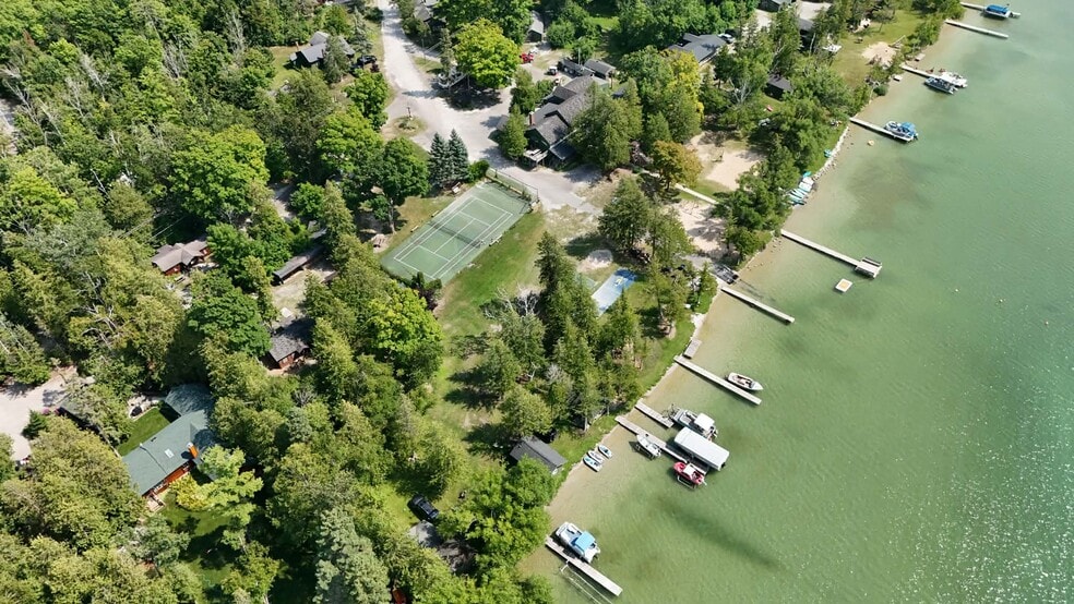 More Photos Of 18730 Fireside Hwy, Presque Isle Hotel For Sale