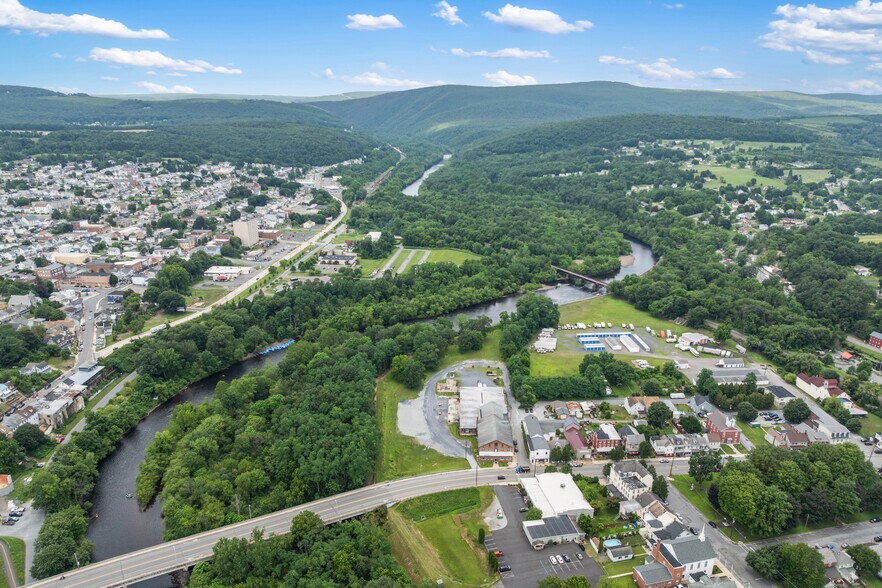 More Photos Of 500 Bridge St, Weissport Restaurant For Sale