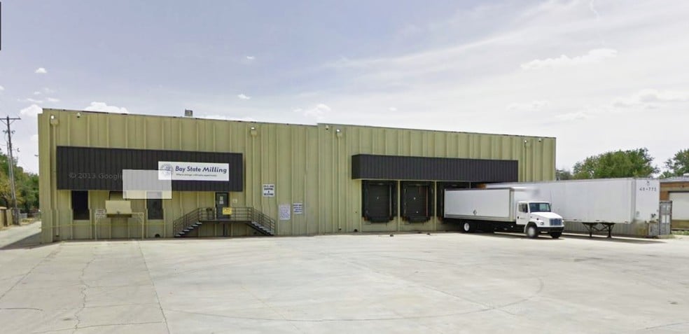 More Photos Of 816 E Funston St, Wichita Warehouse For Lease