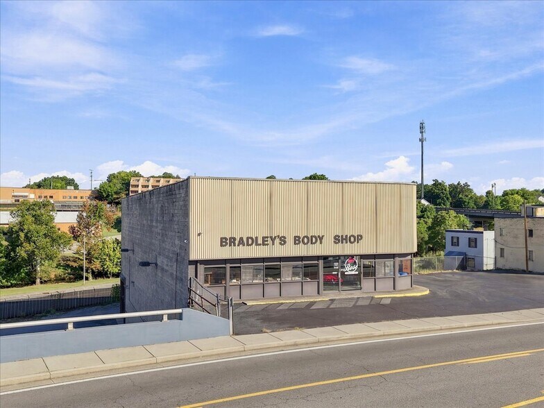 More Photos Of 529 E Broadway Ave, Maryville Auto Repair For Sale