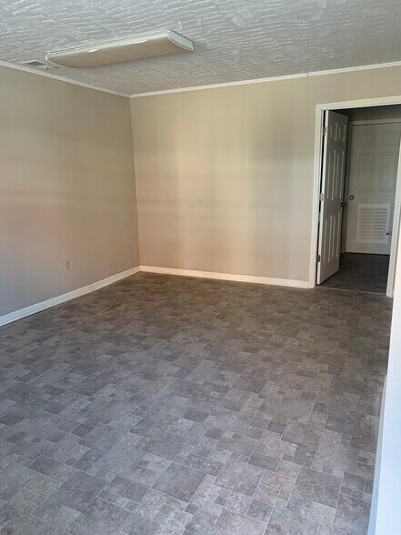 More Photos Of 115 Augusta St, McCormick Office For Lease