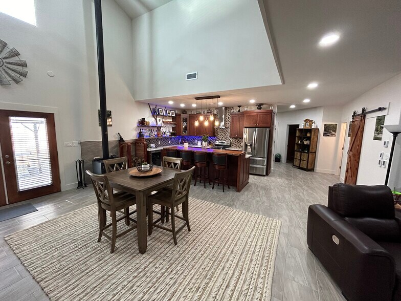 More Photos Of 141 County Road 851, Elizabeth Hotel For Sale