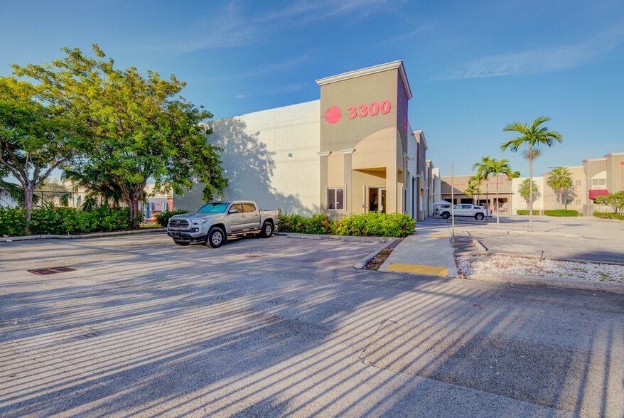 More Photos Of 3300 NW 112th Ave, Miami Light Manufacturing For Lease
