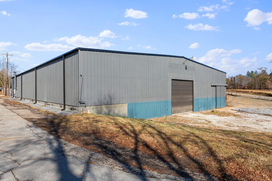 More Photos Of 207 N Kenneth St, Walhalla Warehouse For Lease