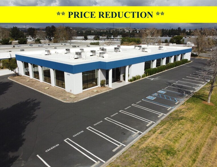 Primary Photo Of 27704 Avenue Scott, Valencia Distribution For Lease