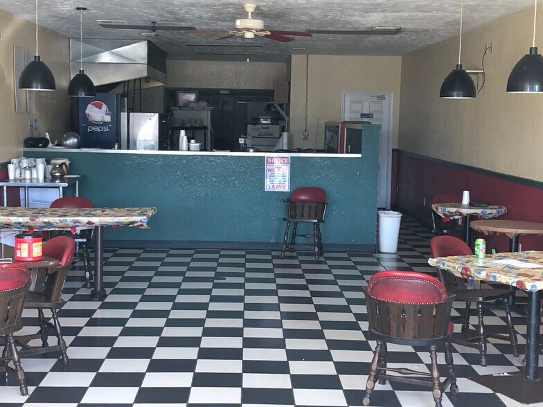 More Photos Of 210 E Main St, Newbern Restaurant For Lease