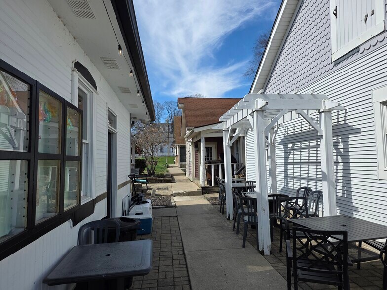 More Photos Of 195 S Main St, Waynesville Freestanding For Sale