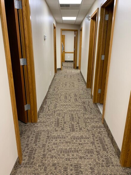 More Photos Of 2213 Shenango Valley Fwy, Hermitage Office For Lease