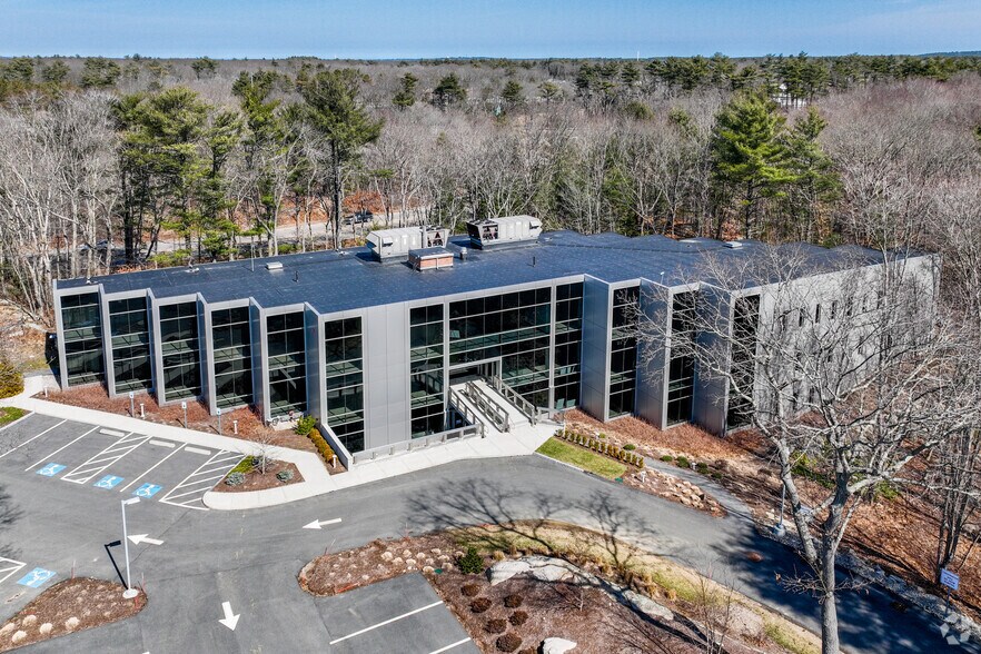 More Photos Of 4 Pond Park Rd, Hingham Office For Lease