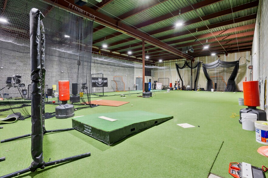 More Photos Of 90 Broadway, Menands Storefront For Lease