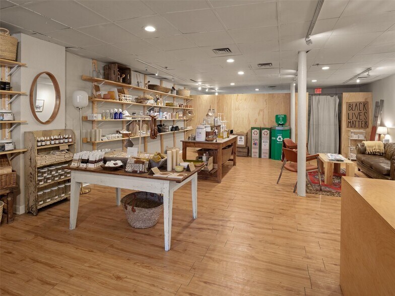More Photos Of 51 College St, Asheville Storefront Retail Office For Lease