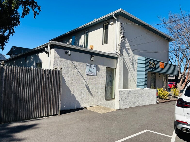 More Photos Of 239 Roslyn Rd, Roslyn Heights Medical For Sale