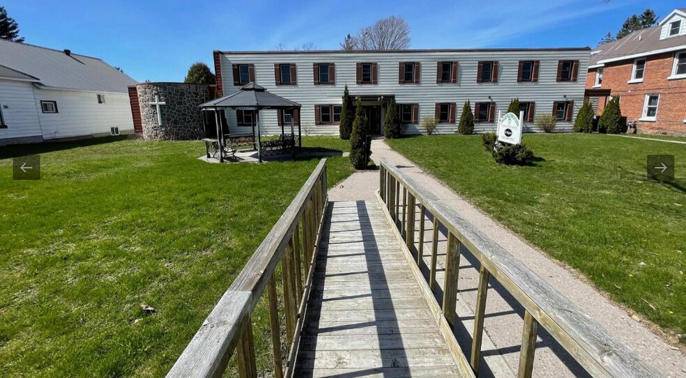 Primary Photo Of 39 Poyntz St, Penetanguishene Assisted Living For Sale