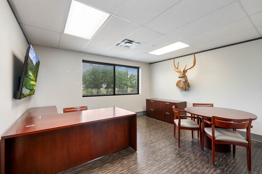 More Photos Of 2375 Walsh Rd, San Antonio Manufacturing For Sale