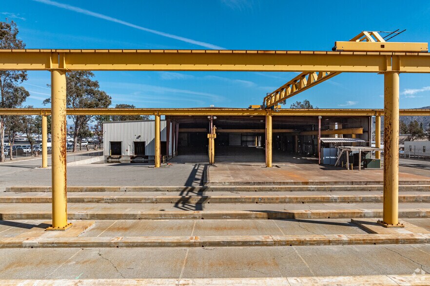 More Photos Of 10820 Hemlock Ave, Fontana Manufacturing For Lease